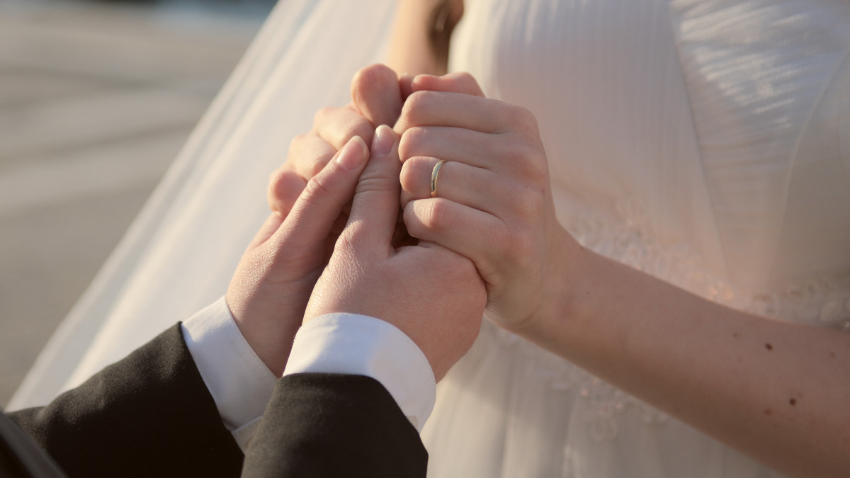 elopement matrimonio mani giunte lgbtq